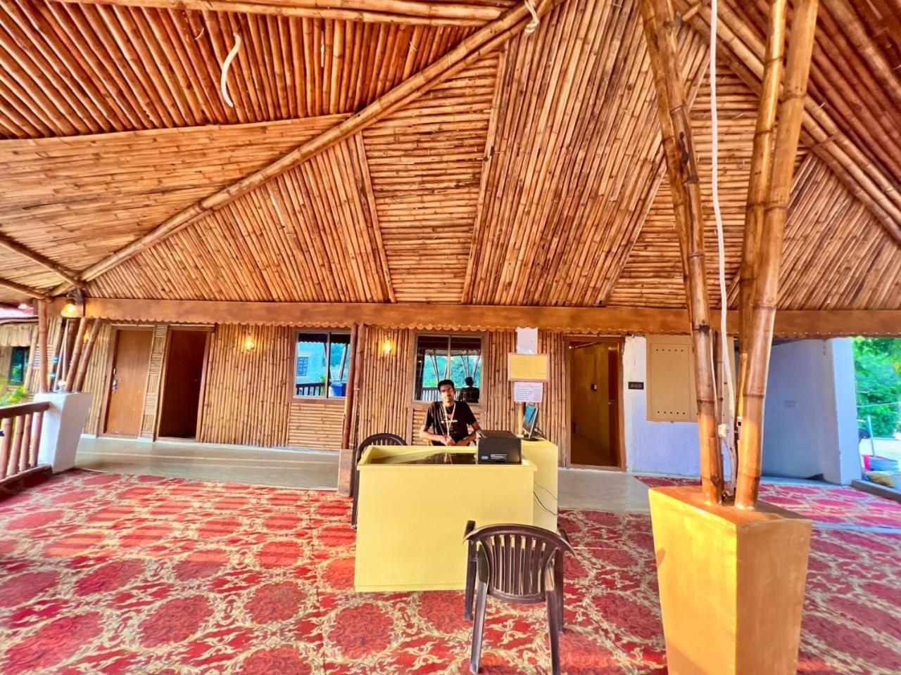 La Pahi Palace- Banquet And Resort Sakri East Eksteriør billede